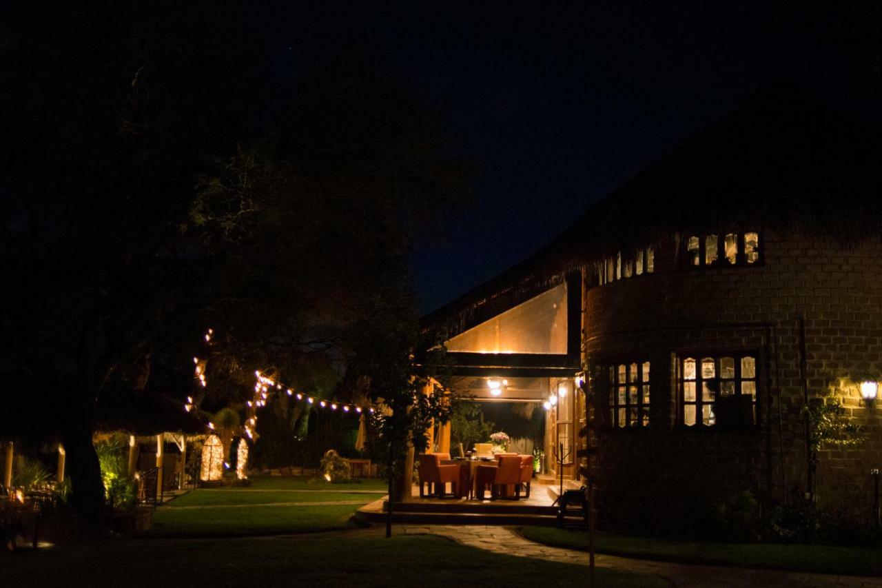 Nirvana Restaurant & Retreat Атотонилько Экстерьер фото